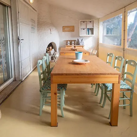 Singola, Quadrilocale Con Giardino A Apartmán *