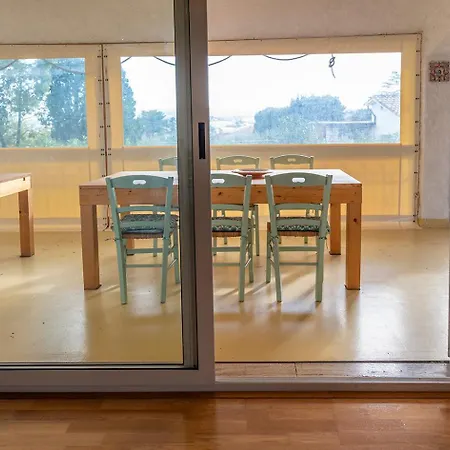 Singola, Quadrilocale Con Giardino A Apartmán