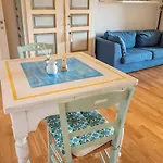 N269 - Singola, Quadrilocale Con Giardino A アパート