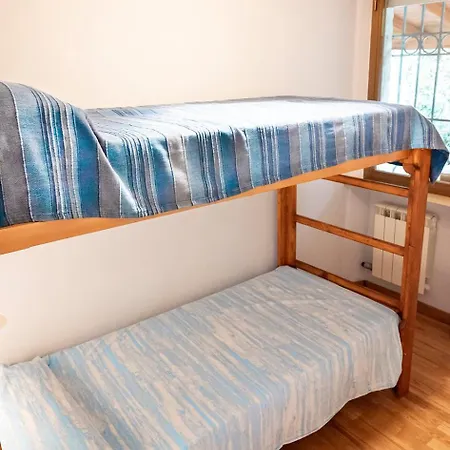 N269 - Singola, Quadrilocale Con Giardino A נומאנה
