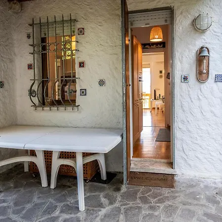 N269 - Singola, Quadrilocale Con Giardino A