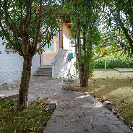 Singola, Quadrilocale Con Giardino A Lägenhet