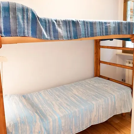 N269 - Singola, Quadrilocale Con Giardino A