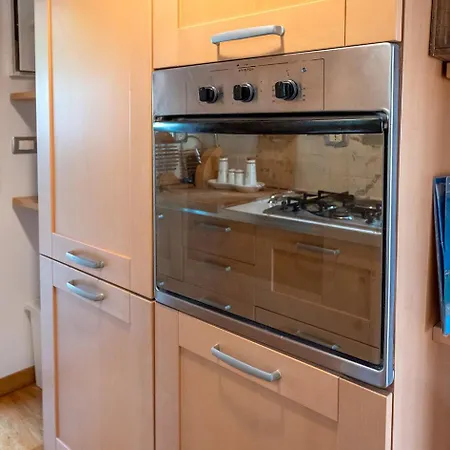 Singola, Quadrilocale Con Giardino A *