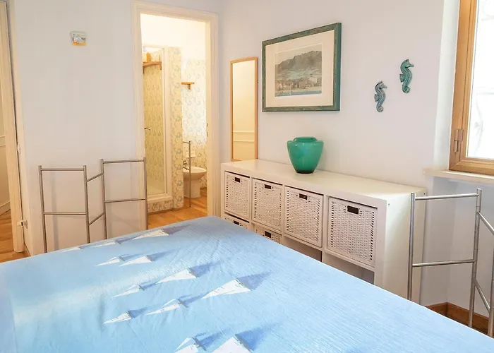 N269 - Singola, Quadrilocale Con Giardino A *